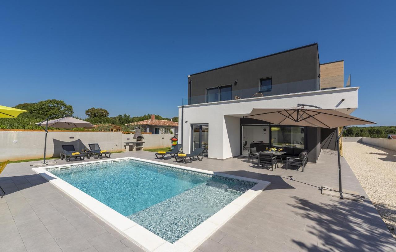 Elite 1 Villa Pola