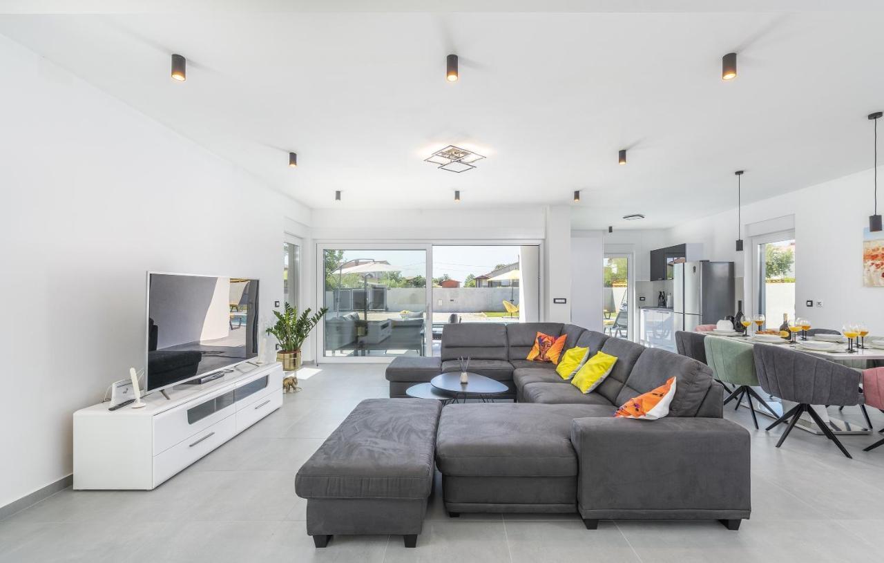 Elite 1 Villa
